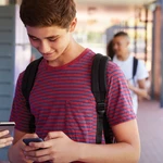 Gobierno de CDMX aprueba regulaci&oacute;n de celulares en escuelas