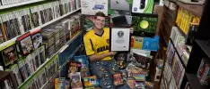 Con apoximadamente 11,000 juegos, Michael Thomasson tiene el nuevo Récord Guiness de la colección más grande de videojuegos en el mundo