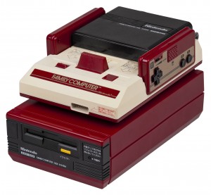 1280px-Nintendo-Famicom-Disk-System