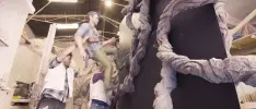 Quemarán esta bella escultura de Nathan Drake escalando un PS4
