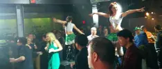 Por hacer fiesta con strippers, Microsoft pide disculpas