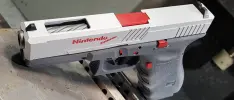 Ahora lo que parece una inofensiva NES Zapper es una mortífera arma de fuego