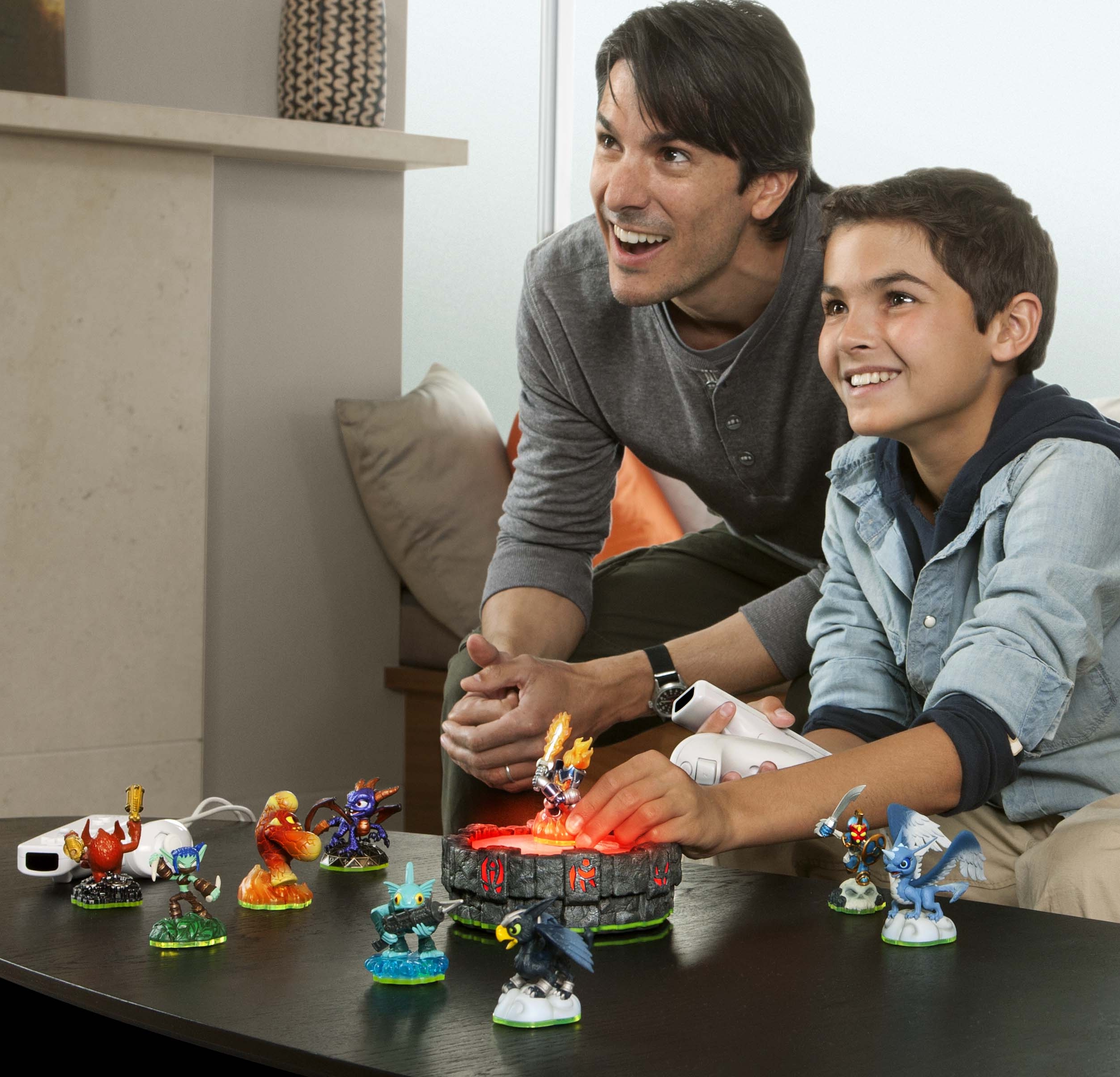 Skylanders-Family-Playing-021