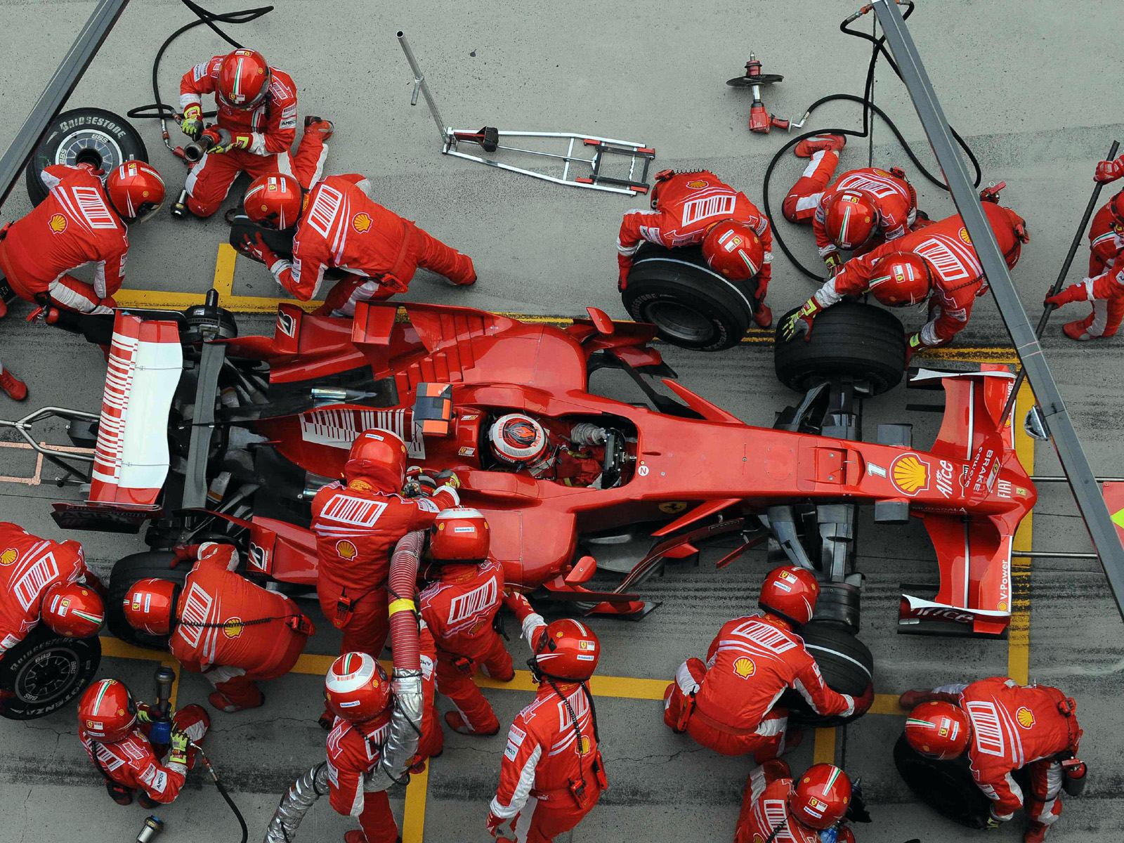 formula_one_pit_stop_action
