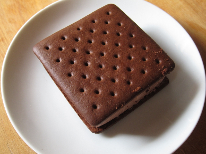 klondike_chocolate_ice_cream_sandwiches_02