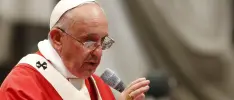 El Papa pide a la juventud dejar los videojuegos
