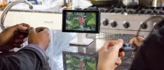 Juega y carga tu Nintendo Switch al mismo tiempo con esta base para iPhone