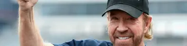 Chuck Norris sufre (y sobrevive) dos paros cardíacos en cuestión de minutos