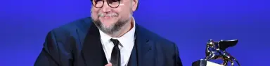 Guillermo del Toro se lleva el máximo galardón en el Festival del cine de Venecia
