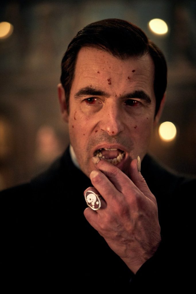 dracula-netflix-01_f9mt