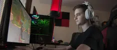Papá saca a su hijo de la escuela para que se dedique a jugar Fortnite profesionalmente