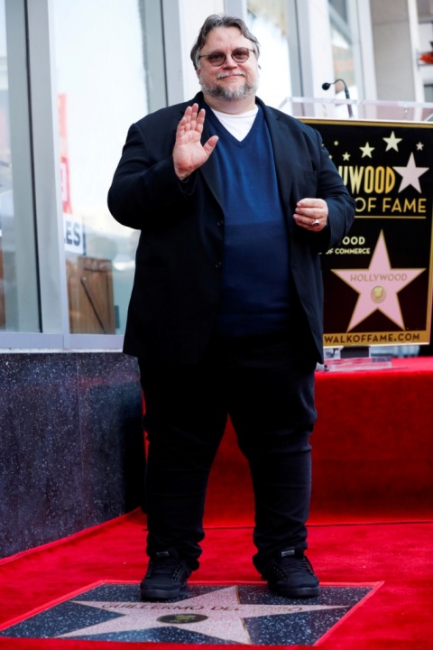 guillermo-toro-recibe-estrella-paseo-2