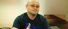 Ve a Hideki Kamiya participar en éste divertido sketch de comedia