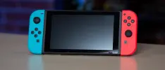 Ésta es la función del pequeño orificio en la pantalla del Switch