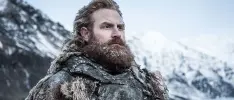 Actor de The Witcher y Game of Thrones dio positivo en coronavirus