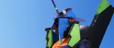 ¿Cómo es vería una película Live Action de Evangelion? Esperemos que no sea así