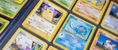 Fan vende su colección de cartas de Pokémon para pagar su carrera universitaria