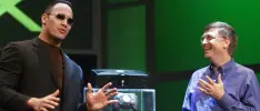 Un día como hoy de hace 20 años, La Roca y Bill Gates revelaron el primer Xbox