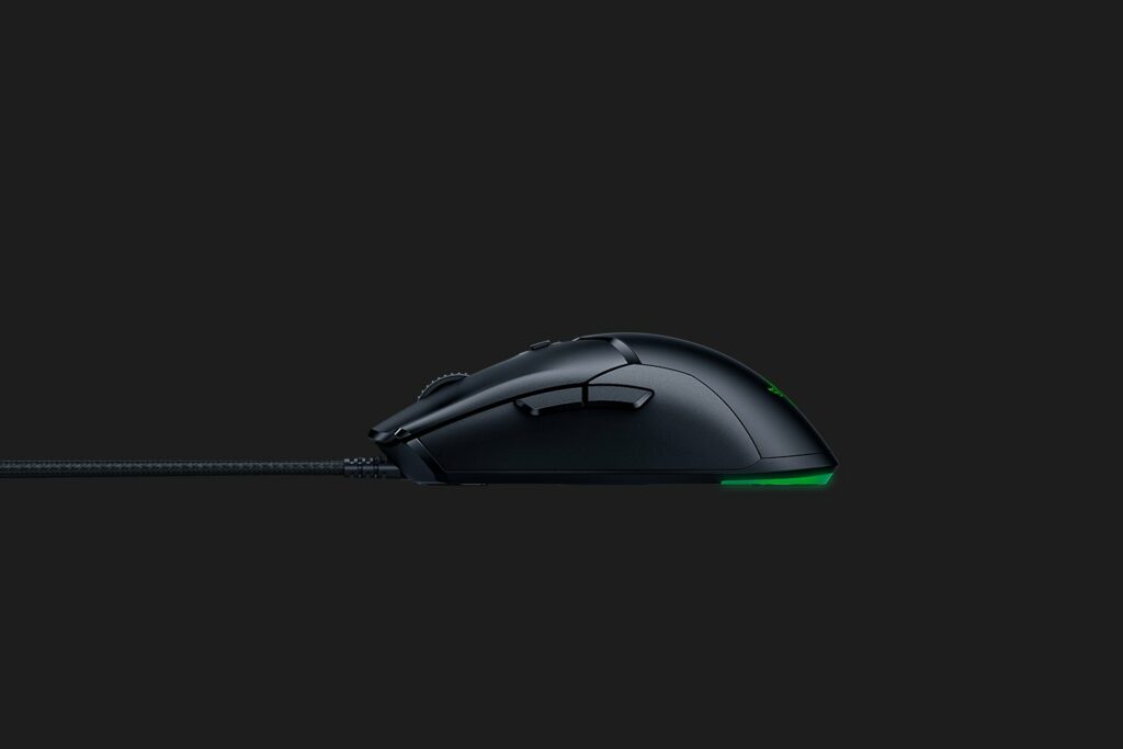 https—hybrismediaprod.blob.core.windows.net-sys-master-phoenix-images-container-hb3-h13-9012176289822-razer-viper-mini-gallery-03