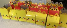 Revendedores y coleccionistas están acaparando las Cajitas Felices de Pokémon
