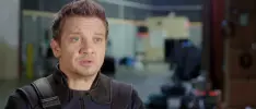 Fans piden cancelar a Jeremy Renner, actor de Hawkeye, por comportamientos violentos y racistas