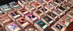 Subasta la colección de Yu-Gi-Oh de su pareja por supuesta infidelidad