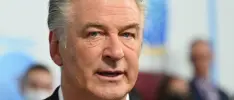No se descartan los cargos contra Alec Baldwin por disparar un arma