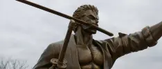 Zoro es inmortalizado con una estatua en Japón