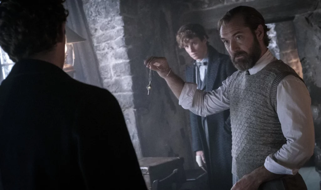 Fantastic-Beasts-Secrets-Dumbledore