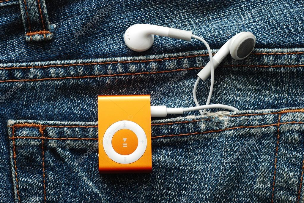 depositphotos_33571289-stock-photo-ipod-shuffle