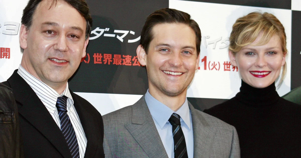 sam-raimi-junto-a-tobey___FxmOvm4gP_1200x630__1