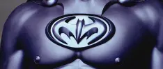 Tim Burton revela su opinión sobre los pezones en el traje de Batman Forever