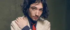 Ezra Miller se pone paranoico y lo comparan con el líder de una secta