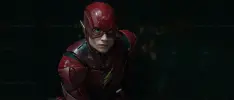 Warner Bros. está abierto a que Ezra Miller siga con el papel de Flash