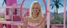 Así se ve la versión pirata de Barbie proyectada en Rusia
