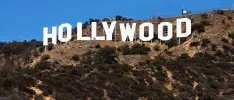 Inicia huelga del gremio de escritores en Hollywood