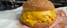 Burger King vende una hamburguesa únicamente de queso