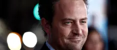 Fans rinden tributo por la partida de Matthew Perry