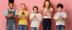 Revelan la cantidad de horas que ven TikTok los niños