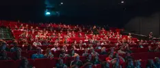 60% de la generación Z usa su celular al ver películas